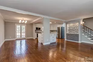 7000 Valley Haven Dr, Charlotte, NC 28211 - Photo 2