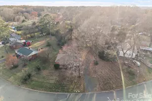 400 Sharview Cir, Charlotte, NC 28217 - Photo 4