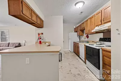 6234 Rosecroft Drive, Charlotte, NC 28215 - Photo 12