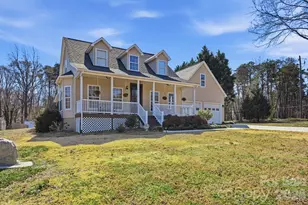 7335 Broad Wing Ln, Sherrills Ford, NC 28673 - Photo 2