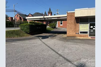 166 N Logan Street, Marion, NC 28752 - Photo 12