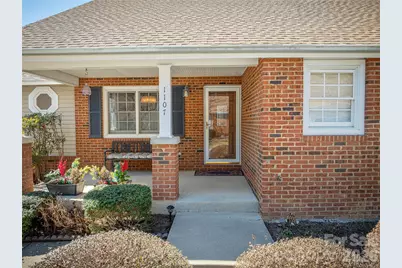 1107 Citation Circle, Hendersonville, NC 28739 - Photo 4