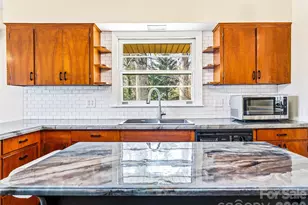 8 N Oak Forest Dr, Asheville, NC 28803 - Photo 20