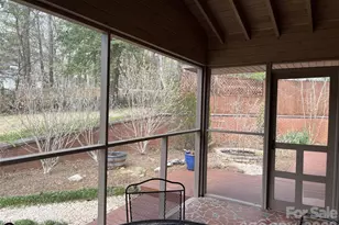 8 N Oak Forest Dr, Asheville, NC 28803 - Photo 38