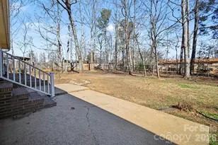 1140 Knollwood Dr, Claremont, NC 28610 - Photo 26