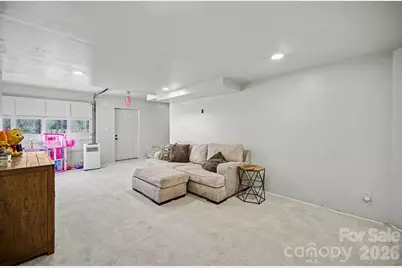 1140 Knollwood Drive, Claremont, NC 28610 - Photo 16