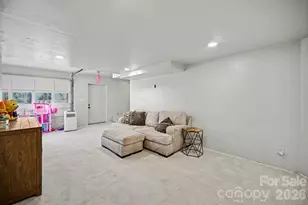 1140 Knollwood Dr, Claremont, NC 28610 - Photo 18