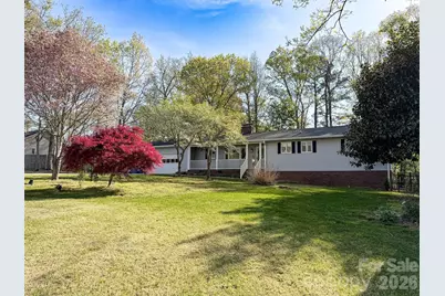 1140 Knollwood Drive, Claremont, NC 28610 - Photo 2