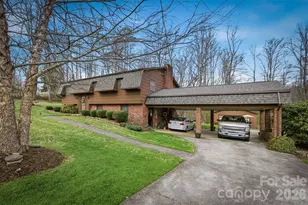 2480 Sweetbriar Cir, Lenoir, NC 28645 - Photo 2