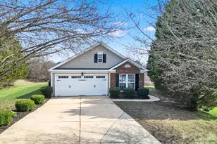 112 N Woodcliff Ln, Mount Holly, NC 28120 - Photo 1