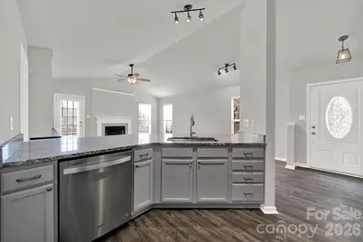 112 N Woodcliff Lane, Mount Holly, NC 28120 - Photo 6