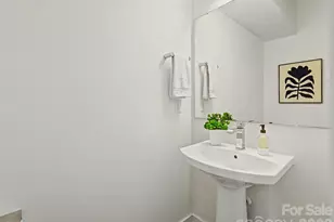 139 S Bruns Ave, Charlotte, NC 28208 - Photo 12