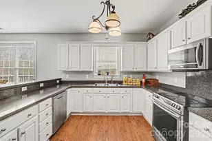 11115 Caroline Whitney Cir, Charlotte, NC 28212 - Photo 22