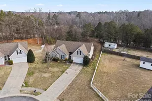 11115 Caroline Whitney Cir, Charlotte, NC 28212 - Photo 48