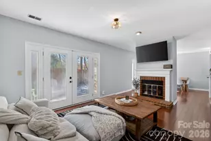 3706 Selwyn Farms Ln, Charlotte, NC 28209 - Photo 4