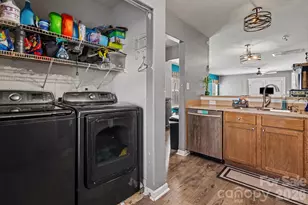 1409 Majestic Meadow Dr, Charlotte, NC 28216 - Photo 10