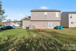 1409 Majestic Meadow Dr, Charlotte, NC 28216 - Photo 18