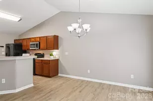 2457 Marthas Ridge Dr, Statesville, NC 28625 - Photo 8