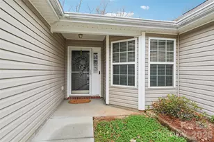 2457 Marthas Ridge Dr, Statesville, NC 28625 - Photo 2