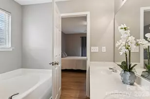 2457 Marthas Ridge Dr, Statesville, NC 28625 - Photo 18