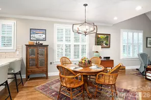 28 Meadow Village Ln, Asheville, NC 28803 - Photo 8