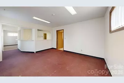 117 Doctors Park, Lincolnton, NC 28092 - Photo 2