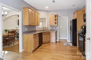 5227 Foley Dr, Hickory, NC 28602 - Photo 8