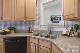 5227 Foley Dr, Hickory, NC 28602 - Photo 8