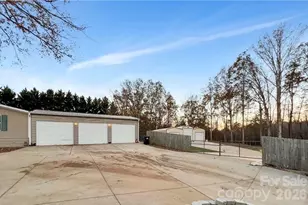 752 Sam Brown Rd, Gastonia, NC 28056 - Photo 8