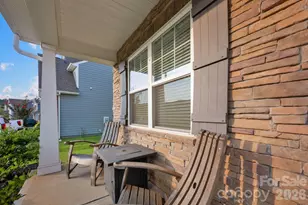 175 Falls Cove Dr, Troutman, NC 28166 - Photo 2