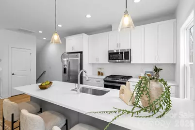 3920 Hager Drive, Charlotte, NC 28208 - Photo 2