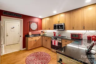 5584 Spring Rd, Hendersonville, NC 28739 - Photo 16