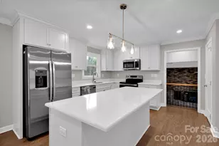 6125 Holland Dr, Clover, SC 29710 - Photo 2