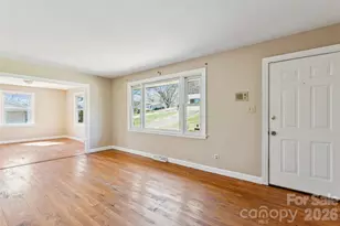 110 Hillcrest Dr, Belmont, NC 28012 - Photo 2