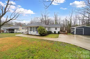 211 E Ohio Ave, Bessemer City, NC 28016 - Photo 2