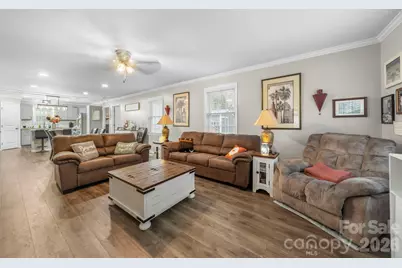 211 E Ohio Avenue, Bessemer City, NC 28016 - Photo 6