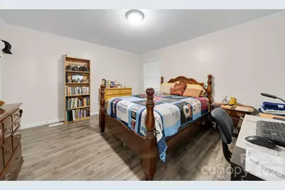 211 E Ohio Avenue, Bessemer City, NC 28016 - Photo 24