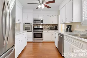 211 General Stonewall Jackson Dr, Stanley, NC 28164 - Photo 2