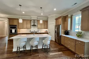 105 Chimney Chase Trl, Hendersonville, NC 28739 - Photo 6