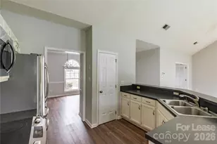 803 Brightmoor Dr, Matthews, NC 28105 - Photo 6