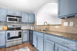 17640 Caldwell Track Dr, Cornelius, NC 28031 - Photo 4