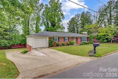 1019 Pennton Avenue SW, Lenoir, NC 28645 - Photo 1