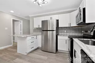 112 Oregon St, Charlotte, NC 28208 - Photo 6