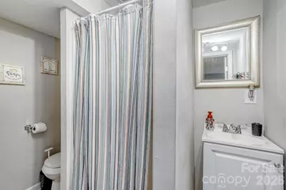 409 W Norment Avenue, Gastonia, NC 28052 - Photo 8