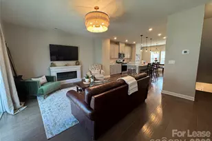 3738 Memorial Pkwy, Charlotte, NC 28217 - Photo 8