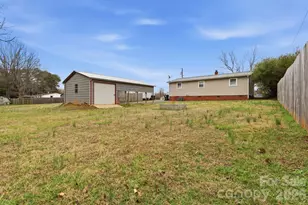 736 E 11th St, Newton, NC 28658 - Photo 30