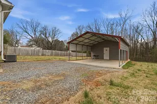 736 E 11th St, Newton, NC 28658 - Photo 28