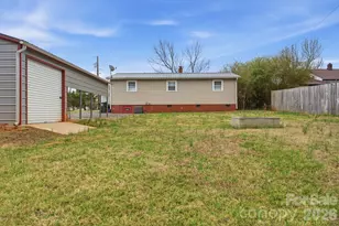 736 E 11th St, Newton, NC 28658 - Photo 26