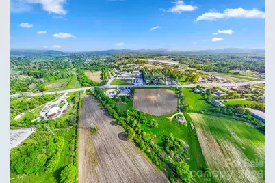 000 Upward Road E, Flat Rock, NC 28731 - Photo 4