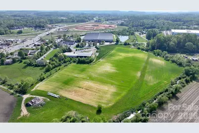 000 Upward Road E, Flat Rock, NC 28731 - Photo 8